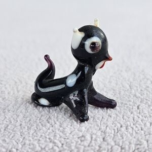 VTG Minature Cat Figurine Hand Blown Art Glass Purple White 1" Tiny Feline